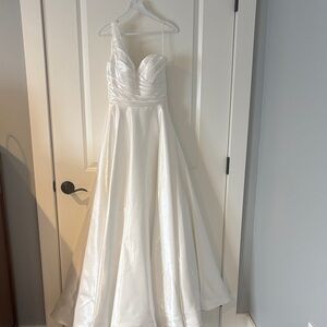 Elegant Ashley Lauren one shoulder prom or wedding or pageant shimmer